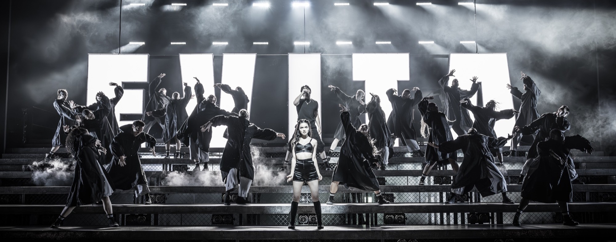 West End’de Evita Rüzgarları: Rachel Zegler ve İkonik Balkon Anı